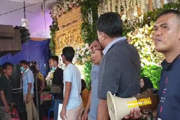 Ngeyel, Pesta Pernikahan...