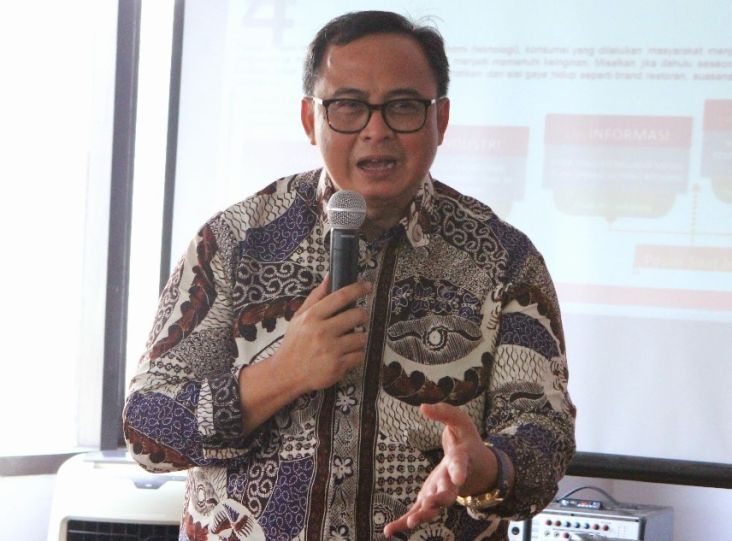 Kemenkop Dorong Program...