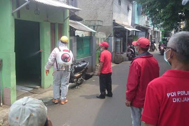 Perangi Corona, PDIP...