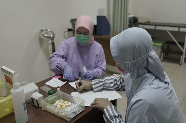 4.601 Warga Jaktim Jalani...