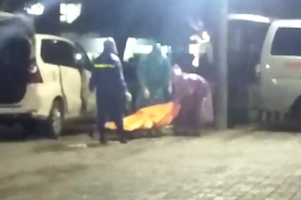 Meninggal Dalam Mobil,...