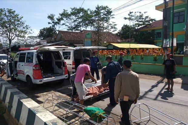 7 Jam Jenazah dari Jakarta...