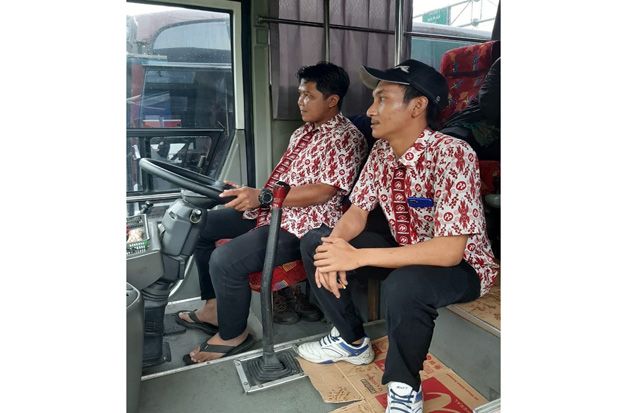 Dilema Sopir Bus yang...
