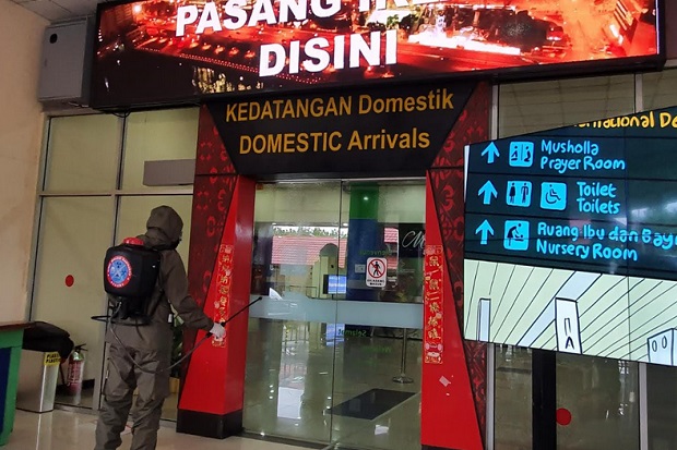 Brimob Polda Sulut Semprot...