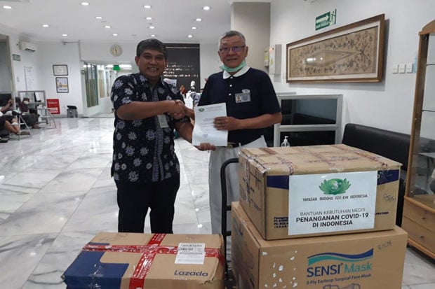 RSCM Terima Bantuan...