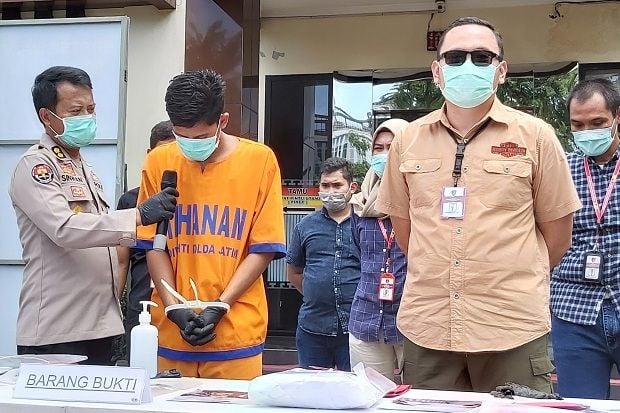 Bejat! Suami-Istri Asal...