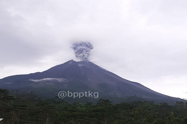 Gunung Merapi Meletus,...
