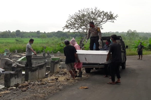 Meninggal Usai Dijenguk...