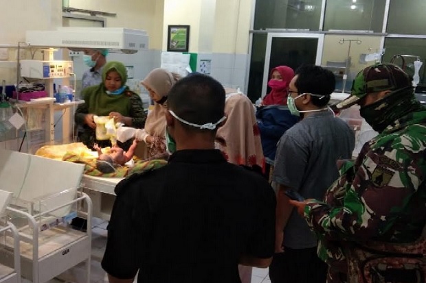 Dibuang ke Atap Rumah,...