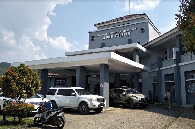 Orang Tua dan Neneknya...