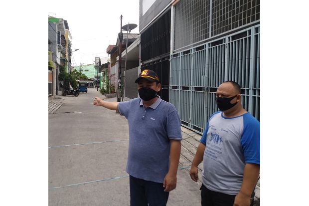 Pingsan di Jalan, Pegawai...