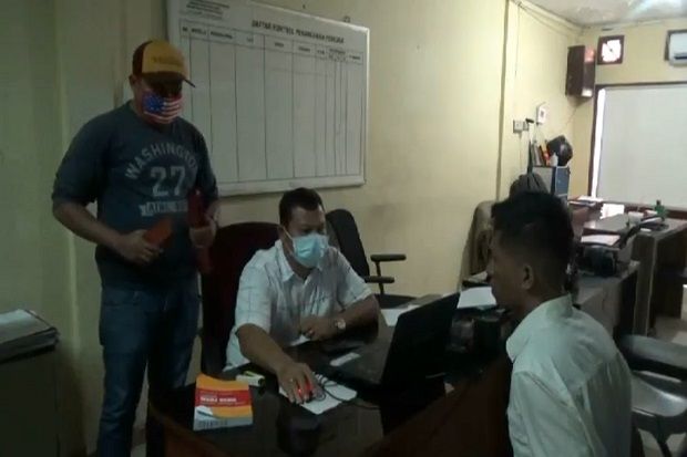 Perkosa Janda Muda,...
