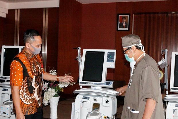 Astra Beri Bantuan Tahap...