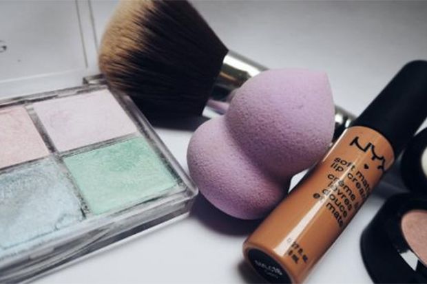 Makeup Habis Saat Social...