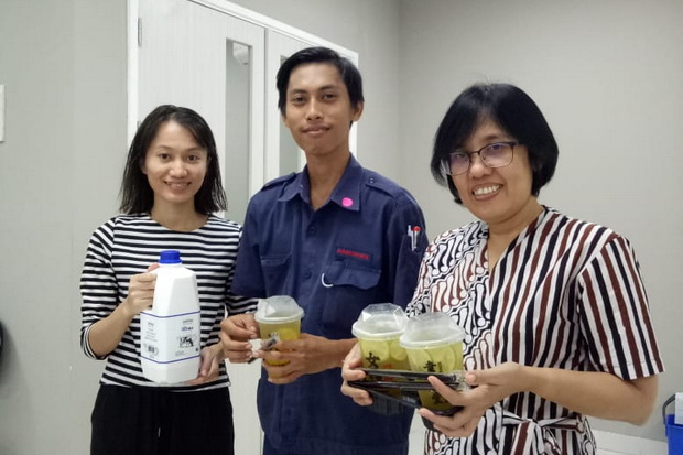 Dukung Tenaga Medis,...