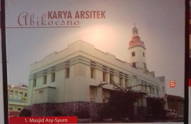 Masjid Asy-Syuro Garut,...