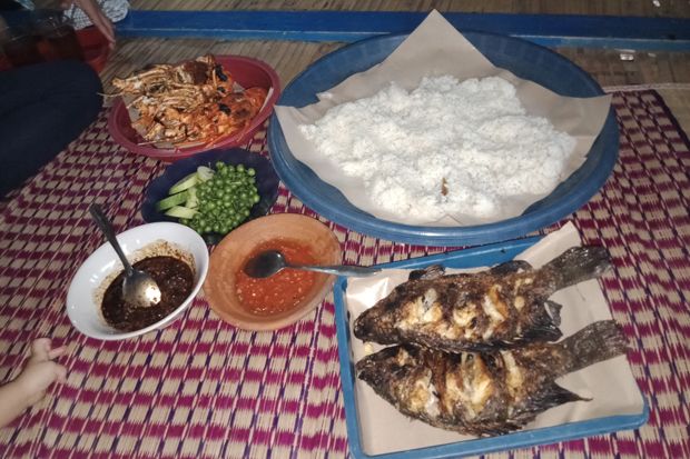 Serunya Makan Bareng...