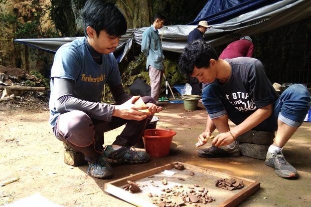 Mencari Bukti Kehidupan...