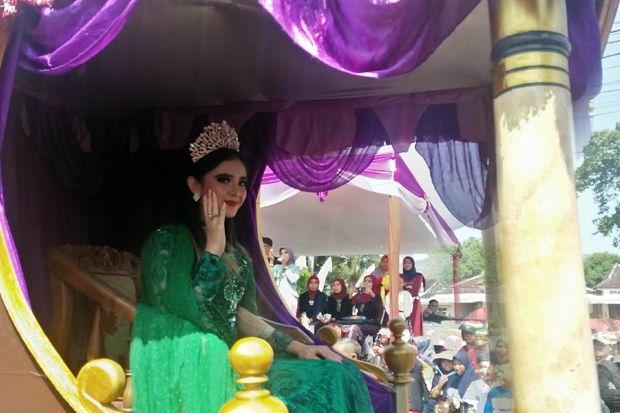 Nyi Rambut Kasih dan...