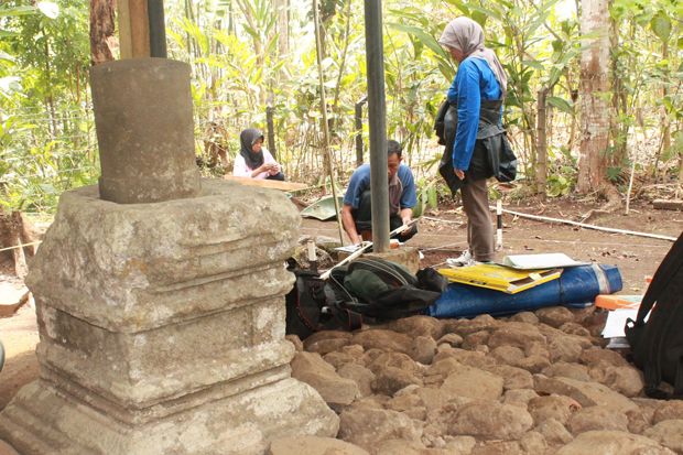 Lingga Yoni, Situs Era...