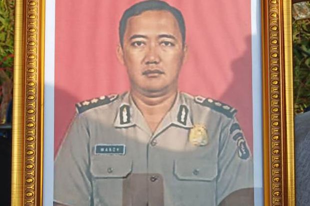 Terjatuh saat Panjat...