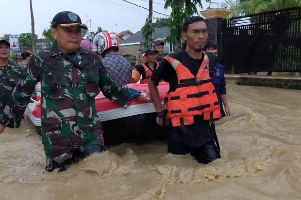 1.800 Warga Kebanjiran,...