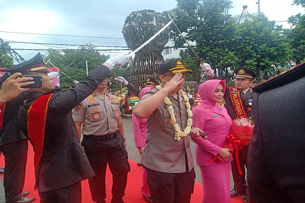 Kombes Pol Ulung Jabat...