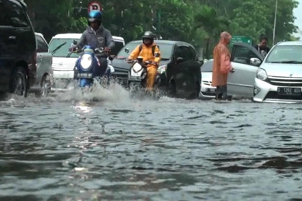 Awal Pekan, Bandung...