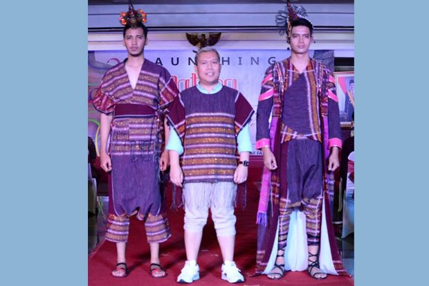 Busana Ulos Karya Athan...