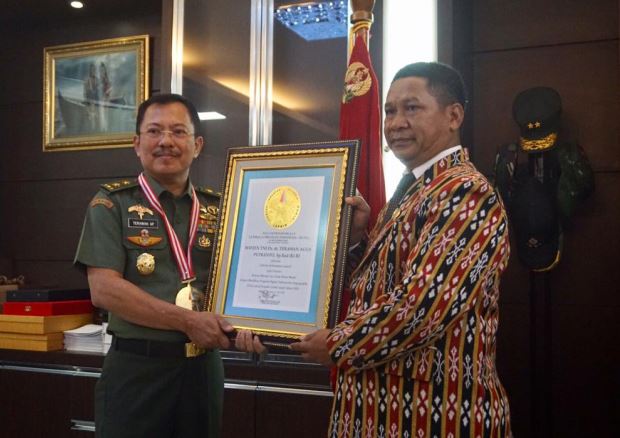 Dokter Terawan Raih...