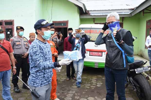 Bupati Batang Wihaji...