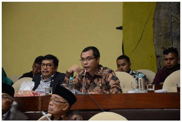 Di Tengah Pandemi Corona,...