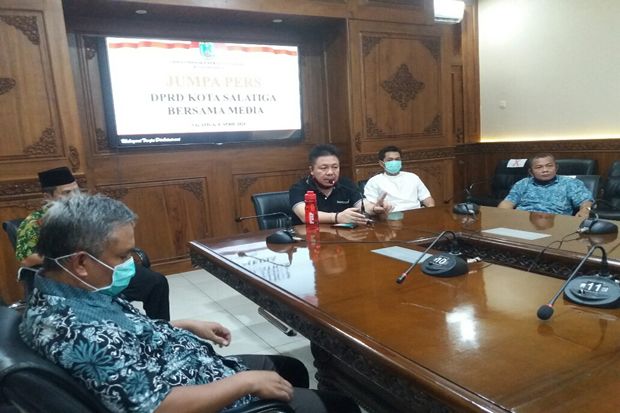 DPRD Salatiga Luncurkan...