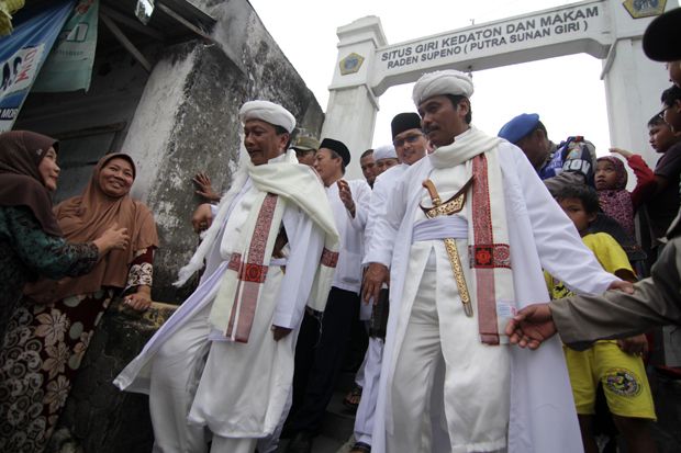 Menyusuri Jejak Sunan...