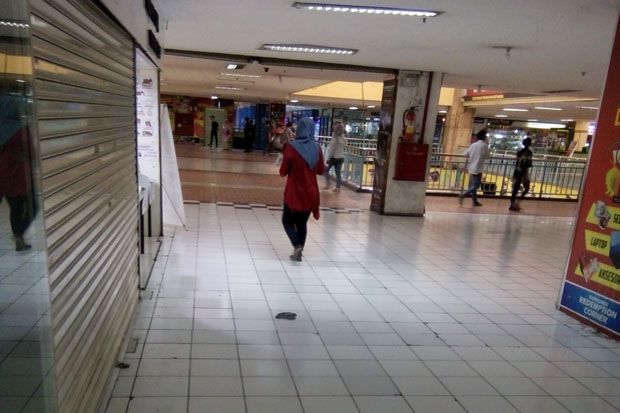 Pedagang Hi Tech Mall...