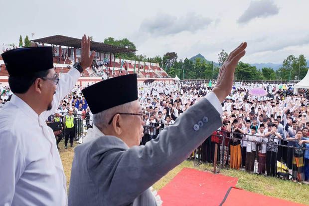 Maruf Amin Hadiri Istighotsah...