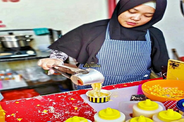 Saat Hujan, Jagung Molor...