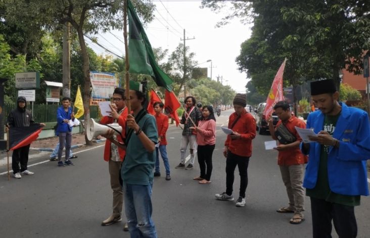 Mahasiswa Mojokerto...