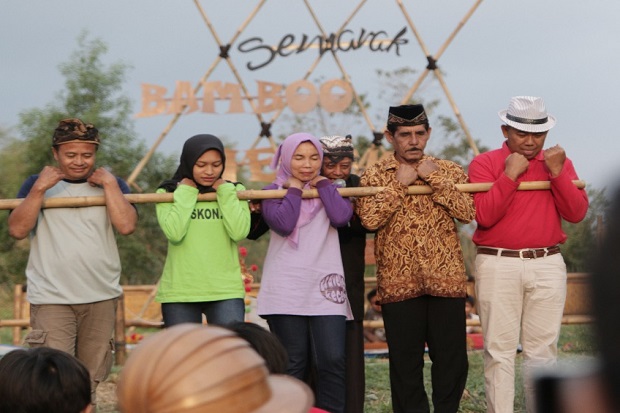 Mahasiswa UMM Bersama...