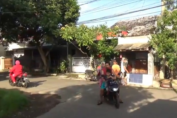 Warga Jember Dibuat...
