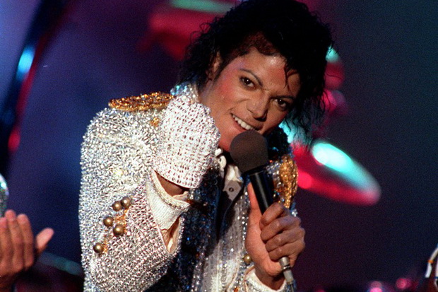 Wow! Sarung Tangan Michael...