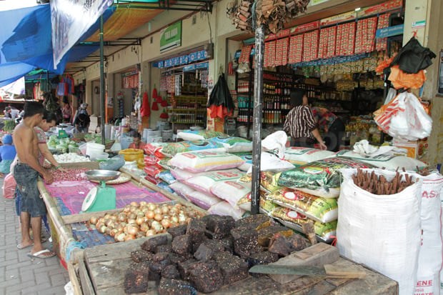 Februari, Pasar Sentral...