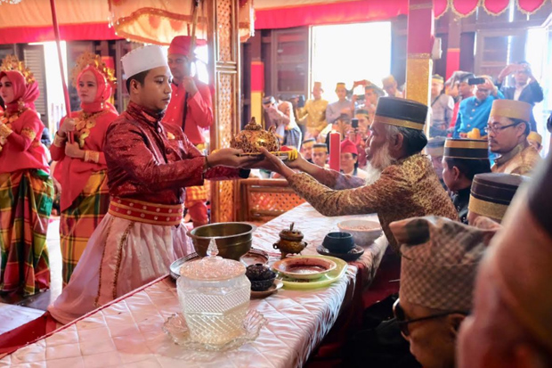 Accera Kalompoang Satukan...