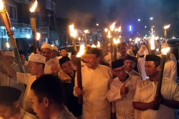 Warga di Bone Sambut...