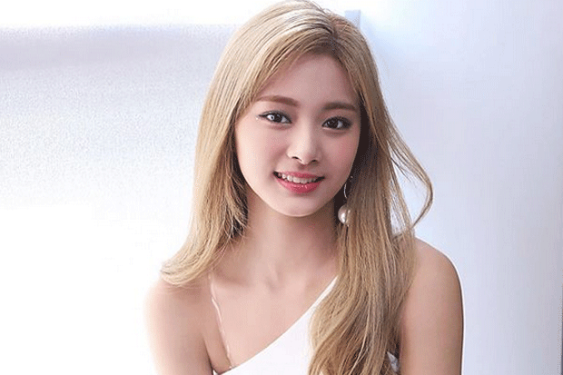 Tzuyu TWICE Dinobatkan...