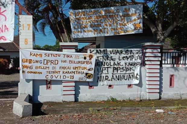 Warga Gantarang Tolak...