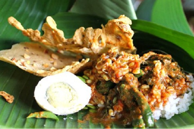 Nasi Pecel Khas Madiun,...