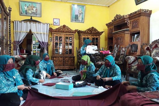 Masker Langka, Isteri...