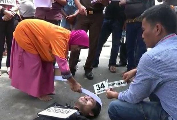 Bunuh Tetangga yang...