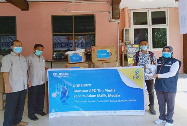 PGN Serahkan Bantuan...